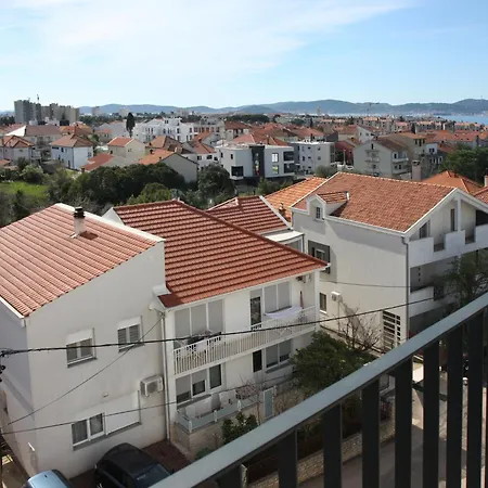 Dino, Appartement Zadar