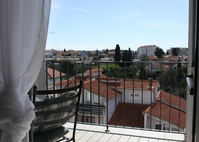 Dino, Appartement Zadar